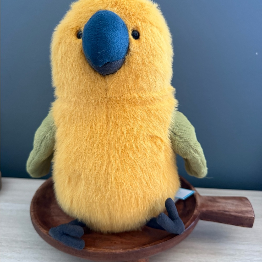 BNWT Retired Jellycat “Budgeby Parrot” (with dust bag)
